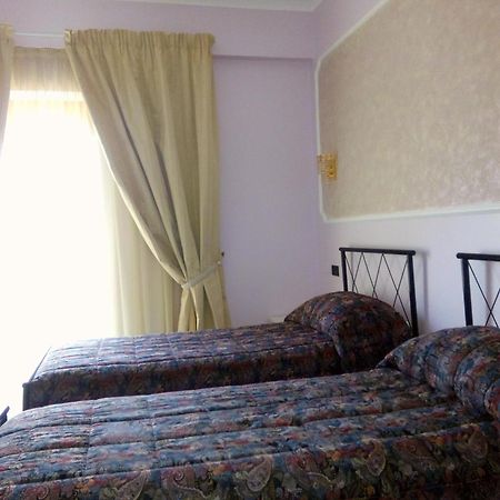 Hotel Al Querceto Tocco Caudio Habitación foto